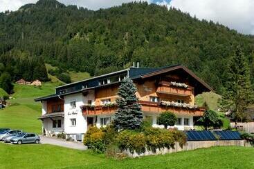 ホテル Haus Alpina