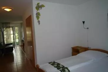 Biozertifiziertes Hotel Höpfigheimer Hof Mit Wein Shop