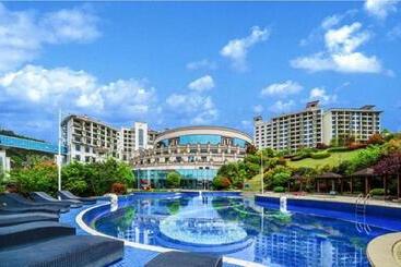 בית מלון כפרי Country Garden Phenix