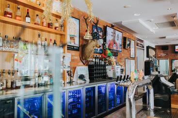 Отель Coolangatta Sands