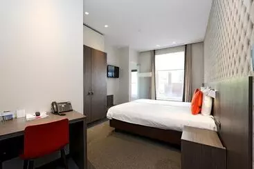 هتل Square