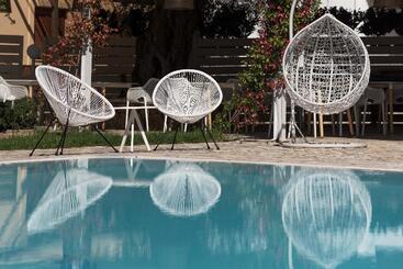 شقة Olive Grove Resort