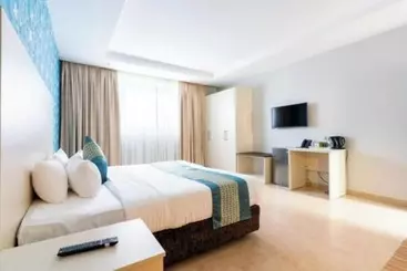 هتل Blooming Suites