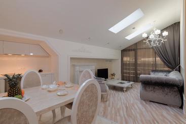 Отель Villa Adriano