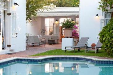 Апартаменты 22 Die Laan Guest House