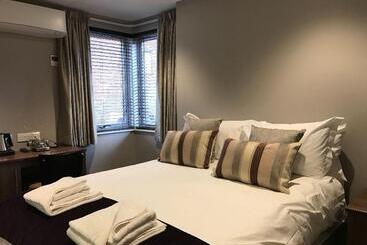 בית מלון כפרי Foundry 34