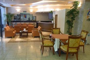 ホテル L And L  Senryu