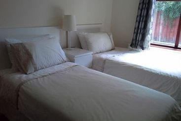 ペンション Redroofs