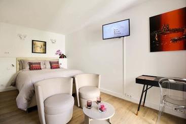 Assia & Nathalie   Luxury B&b Marais