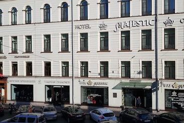 Majestic Boutique Hotel Deluxe
