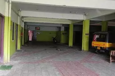 ホテル Senaithalaivar Residency