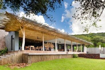 Sungulwane Private Game Lodge