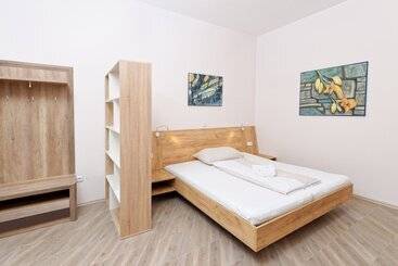 آپارتمان‌های توریست‌ها Apartments Villa Luna