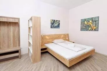 آپارتمان‌های توریست‌ها Apartments Villa Luna