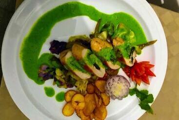 בית מלון כפרי Master Campers Lanka