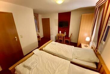 Отель Privatquartier Van Dreuten