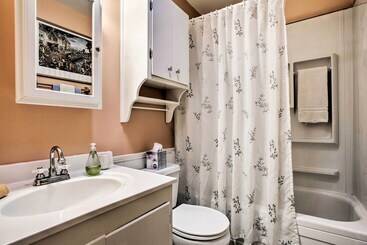 بيت ريفى Asheville Area Cabin W/ Fire Pit & Forest Views