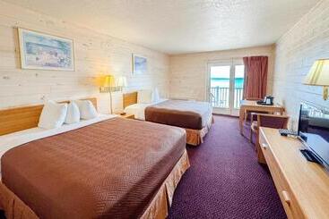 Blue Water Beachfront Hotel & Waterpark