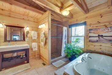 بيت ريفى Modern Log Cabin W/ Rec Room, Steps To Lake!