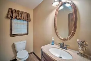 Mökkimajoitus Dayton Home W/ Pool & Deck On 37 Private Acres!