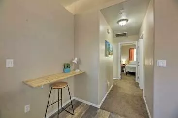 コテージ Fenced Yard, Fire Pit: Quiet Show Low Home!