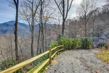 コテージ Villa Labri: Magical Maggie Valley Escape!