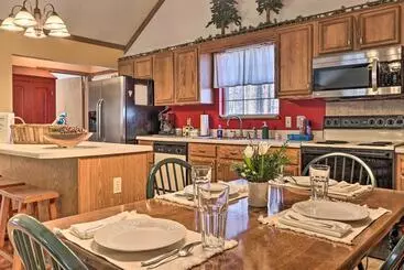 Mökkimajoitus Firefly Cove   3 Mi To Parkway & National Park!