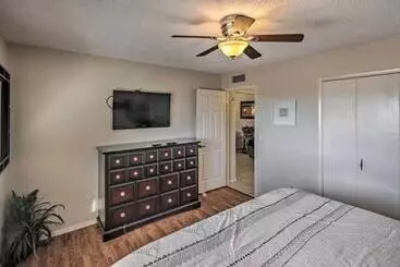 Mökkimajoitus Private Pool & Hot Tub: Havasu Getaway!