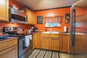 Landhus Secluded Seward Home: Patio, 2 Mi To Kenai Fjords!