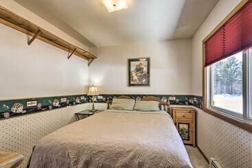 بيت ريفى Simple Cranberry & Wine Farm Home W/ Fire Pit!