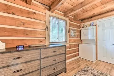 Mökkimajoitus True Log Cabin W/ Game Room, Year Round Views