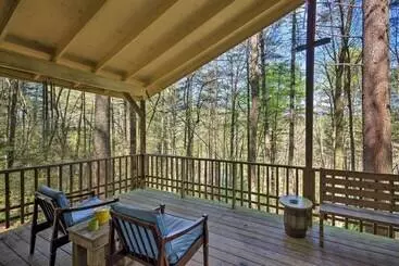 Charming Hendersonville Cottage W/porches & Views!