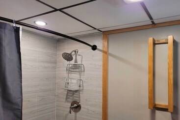 بيت ريفى Eagles Nest   Baraboo Cabin On Wisconsin River!