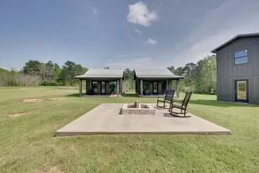 Mökkimajoitus Modern Kennard Cabin W/ 3 Casitas   Walk To Pond!