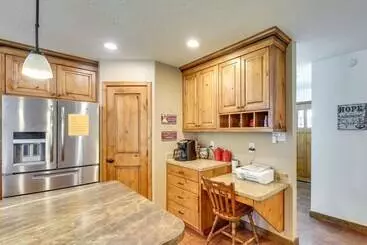 Mökkimajoitus Lovely Twin Falls Home W/ Private Hot Tub!