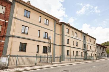 Hotelli Hostal Fontañan