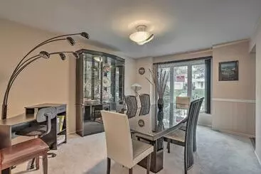 Mökkimajoitus Jersey Home W/ Private In Ground Pool & Hot Tub!