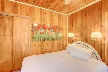 コテージ Lake Cumberland Cabin W/ Views & Fishing