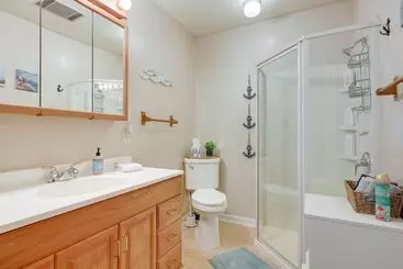 コテージ Pet Friendly Canyon Lake Home   2 Mi To Beach!