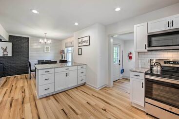 コテージ Updated Ronks Home ~ 8 Mi To Dtwn Lancaster!
