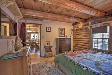 Mökkimajoitus Cabin: Private Hot Tub, Walk To Pats Peak Ski Area