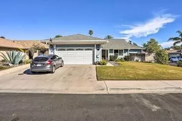 コテージ Deluxe Laguna Hills Home W/ Outdoor Oasis!