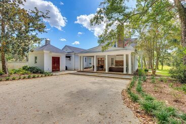 茅舍 Luxe Fairhope Home W/ Covered Patio: Walk To Bay