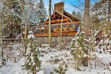 بيت ريفى Rustic Riverfront Truckee Cabin W/ Gas Grill!