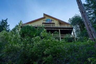 بيت ريفى Log Cabin W/ Private Hot Tub On Wenatchee River!