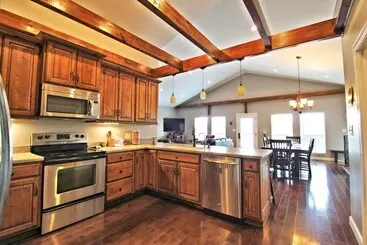 Mökkimajoitus Pet Friendly Smoky Mountain Retreat W/ Game Room!