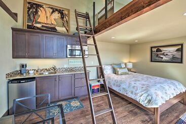 بيت ريفى Similk Bay Retreat With Deck, Fire Pit + Hot Tub!