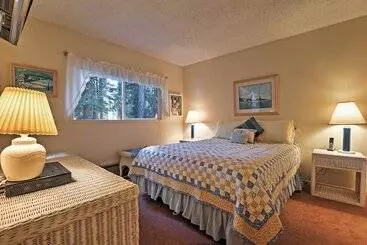 Mökkimajoitus South Lake Tahoe: Spacious House W/ Deck & Grill!