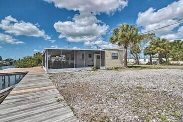 Landhus Sunny Hudson Escape W/ Gulf Views & Boat Dock
