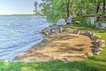 コテージ Waterfront Crosslake House: Private Dock & Beach!